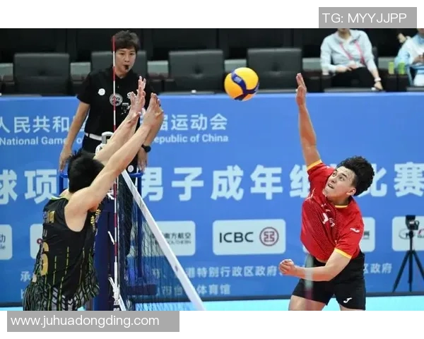 足球巨星挑战排球运动精彩瞬间视频集锦