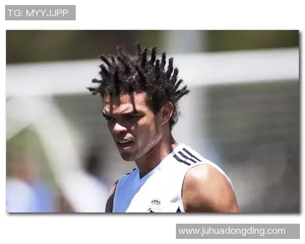 足球明星独特发型大揭秘捆头发的时尚潮流与个性表达